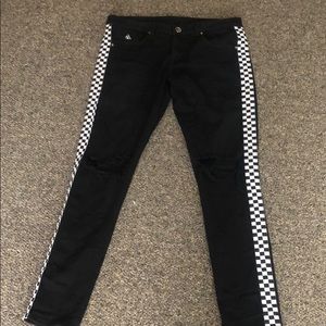 Men’s ripped jeans